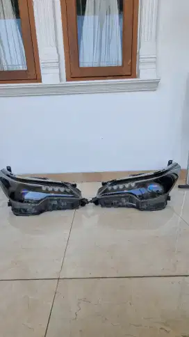 Headlamp Toyota Fortuner PRO7