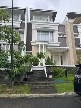 Dijual Rumah SHM Bagus 4 Lantai di Emerald Cove By Rumah Chinida