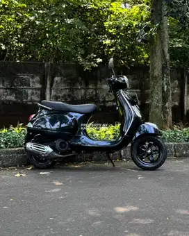 VESPA LX 125 iGET 2019 BERGARANSI