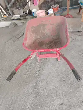 Gerobak pasir model artco, merk franco