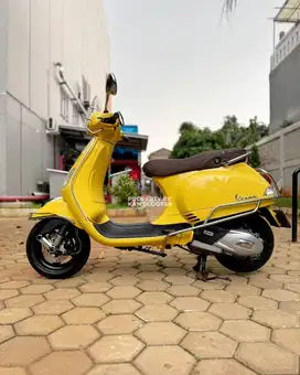 VESPA LX 125 iGET 2018 BERGARANSI