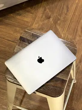 Macbook Air 2020 8/256