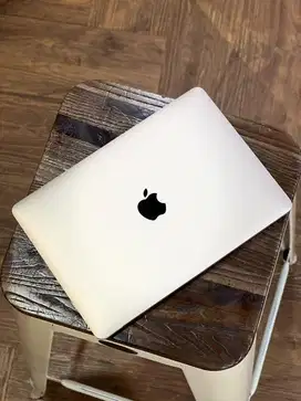 Macbook Air 2016 8/256 GB
