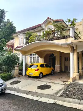 Rumah terawat tanahnya luas harga ekonomis di Legenda Wisata