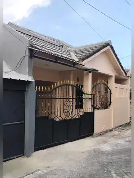 Rumah Bronggalan Sawah Disewakan