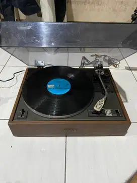 TurnTable pemutar musik piringan hitam vinyl pioneer