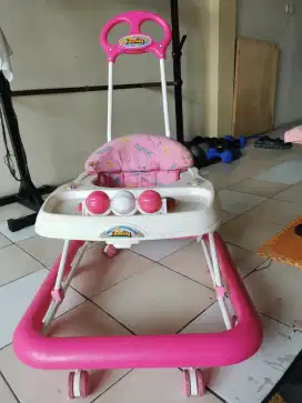 Baby walker alat bantu jalan balita family