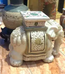 Gajah antik gratis gentong klasik