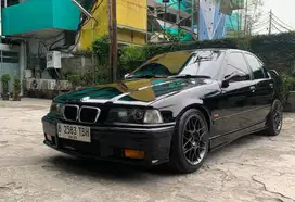 BMW 323i 1997 LE