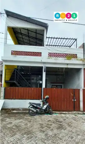Rumah 2 Lantai Siap Huni dan Usaha - Strategis Dekat Tol & Icon Mall