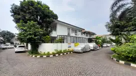 Rumah Huk 2 lantai di Srengseng Jakarta Barat