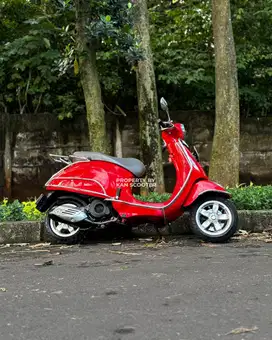 JUAL MURAH VESPA PRIMAVERA 150 3V 2014 MULUS