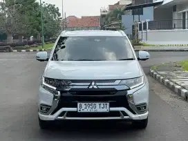 Mitsubishi Outlander PHEV 2019 TERMURAH
