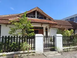 Disewakan Rumah, lokasi strategis