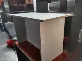 Meja kantor multiplek bekas murah