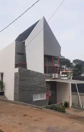 Rumah Nuansa Villa di Jatihandap Cicaheum dekat Arcamanik Padasuka