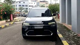 Kia Carens Premiere 1.5 AT 6 Seater Sunroof Bose Hitam 2023 Like New