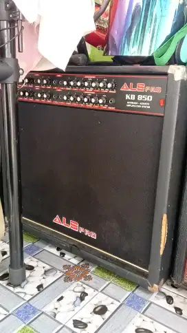 Ampli Keyboard multi gtr bass mic drum. Normal semua