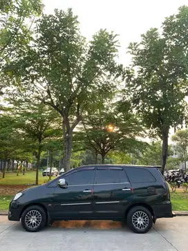 Toyota Kijang Innova 2010 Bensin