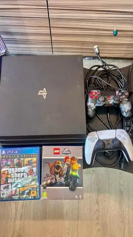 PS4 pro 1TB plus kaset GTAV dan Lego