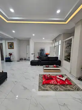 Turun Harga Rumah Di Green Lake City Luas 10x18 2,5 Lantai SHM