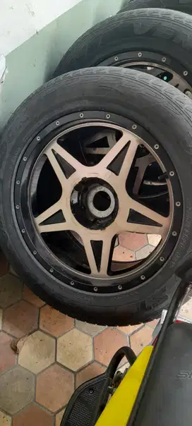 Velg racing bakas mobil pajero