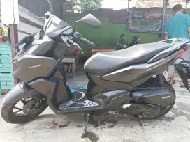 Vario 2022 - Hitam Doff