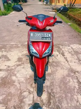 Nia; VARIO AGNES PLAT B JAKSEL PAJAK HIDUP SS LENGKAP NEGO TIPIS