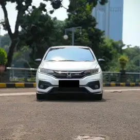 HONDA JAZZ RS 1.5 CVT 2019 GK5 TERAWAT SIAP PAKAI TDP 10 JUTA KM ASLI