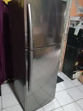 KULKAS DUA PINTU SAMSUNG