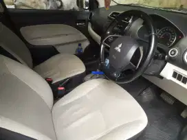 Mitsubishi mirage exceed 2014 pmk
type tertinggi
sdh keyless