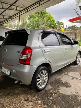 Toyota Etios Valco 2013 Silver pajak of