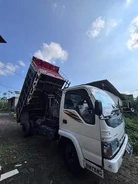 Dump truck pemakain pribadi