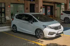 Jual mobil Honda jazz tahun 2017 mulus