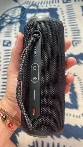 JBL Flip 6 Like new