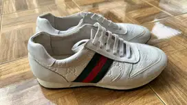 Sepatu gucci putih 43 like new