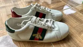 Sepatu guci putih 42
