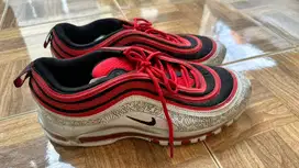 Sepatu nike 42 merah silver