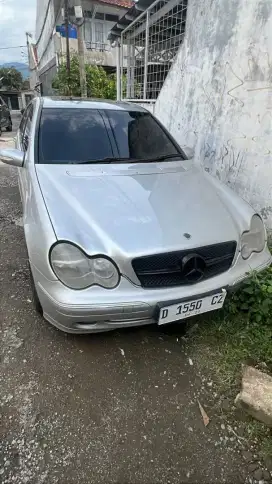 Mercedes Benz C302 2001