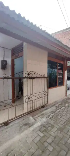 DIJUAL RUMAH STRATEGIS SIAP HUNI