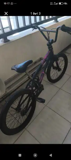 Sepeda BMX poligon