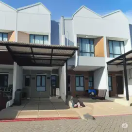 Rumah di jual 2 lantai, di tanah baru Depok