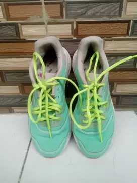 Sepatu Running Adidas Like New !!!