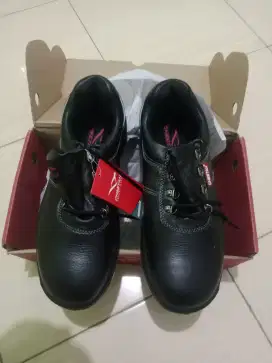 SEPATU SAFETY CHEETAH