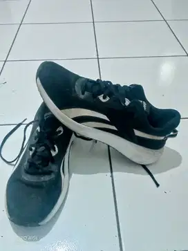 Sepatu reebok second mulus ukuran 41