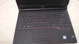 Laptop Fujitsu E549