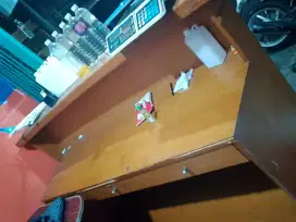 Meja kasir atau meja resepsionis