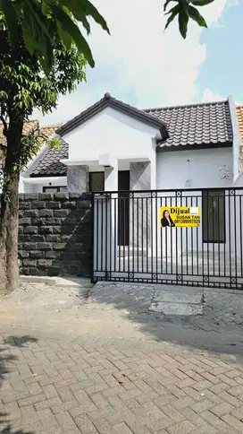 DIJUAL Rumah di Taman Puspa Raya Citraland Surabaya Barat Fully Renov