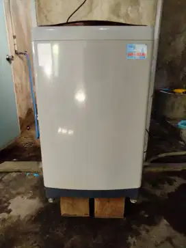 Mesin cuci Aqua