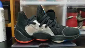Sepatu Basket Adidas Harden signature
